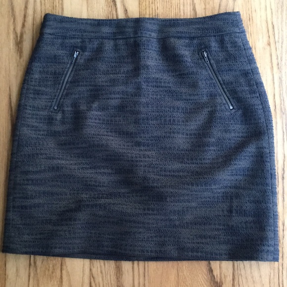 LOFT Dresses & Skirts - LOFT Olive Tweed Skirt